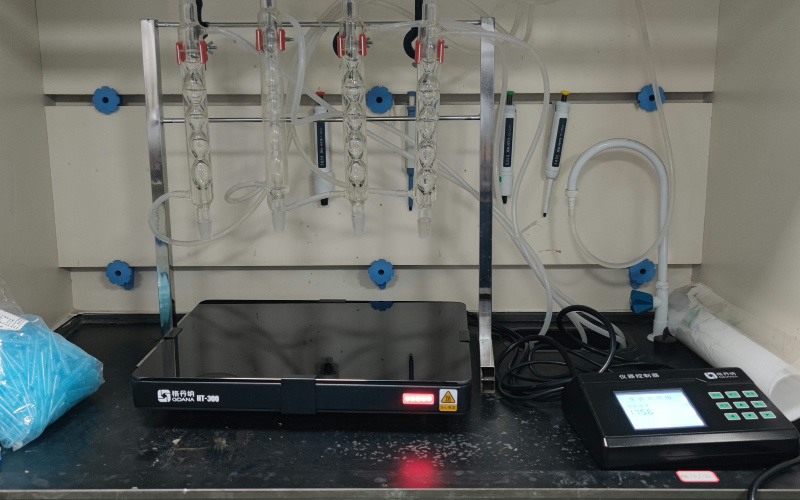陶瓷加熱板與市面上普通加熱板的防腐對(duì)比